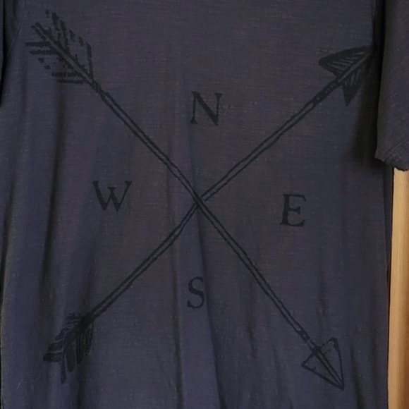 Broken Threads Mens Distressed Graphic Tee Size Medium - Picture 3 of 8